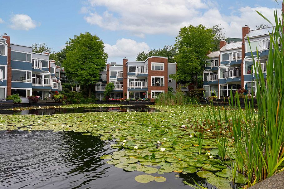 1596 Island Park Walk Vancouver, BC - 1