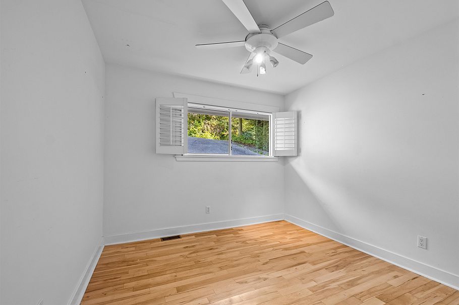 353 Newdale Court North Vancouver, BC - 26