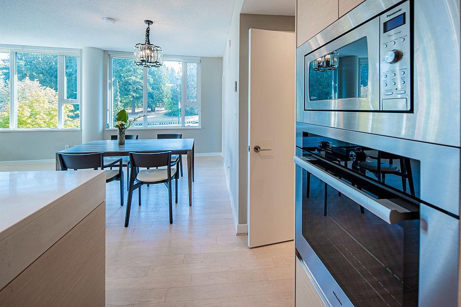 207 505 W 30th Avenue Vancouver, BC - 4