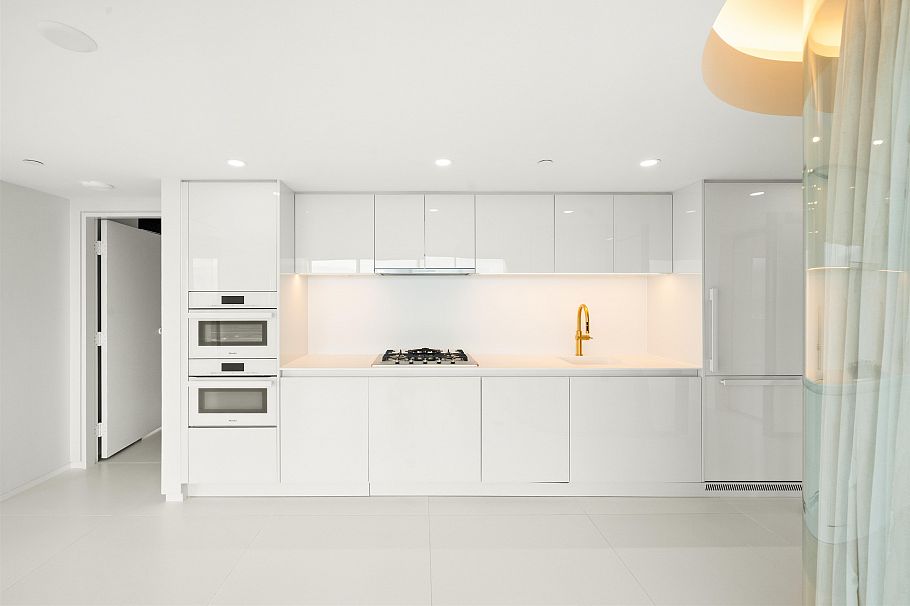 2106 1033 Nelson Street Vancouver, BC - 2