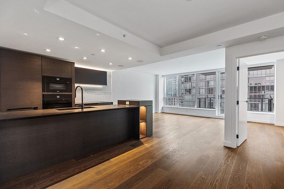 1003 620 Cardero Street Vancouver, BC - 2