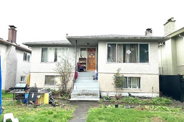 5862 Culloden Street Vancouver, BC - 1