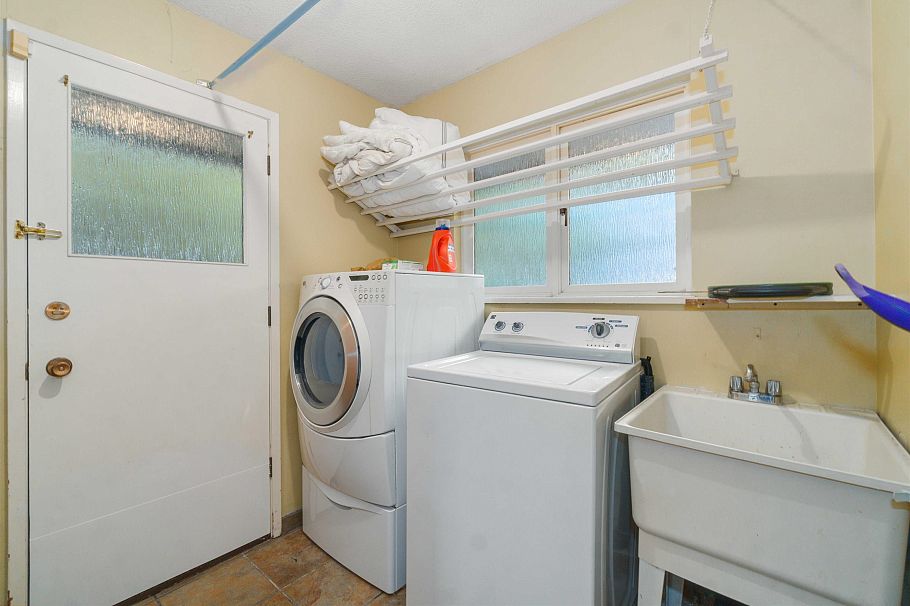 5189 Madeira Court North Vancouver, BC - 7