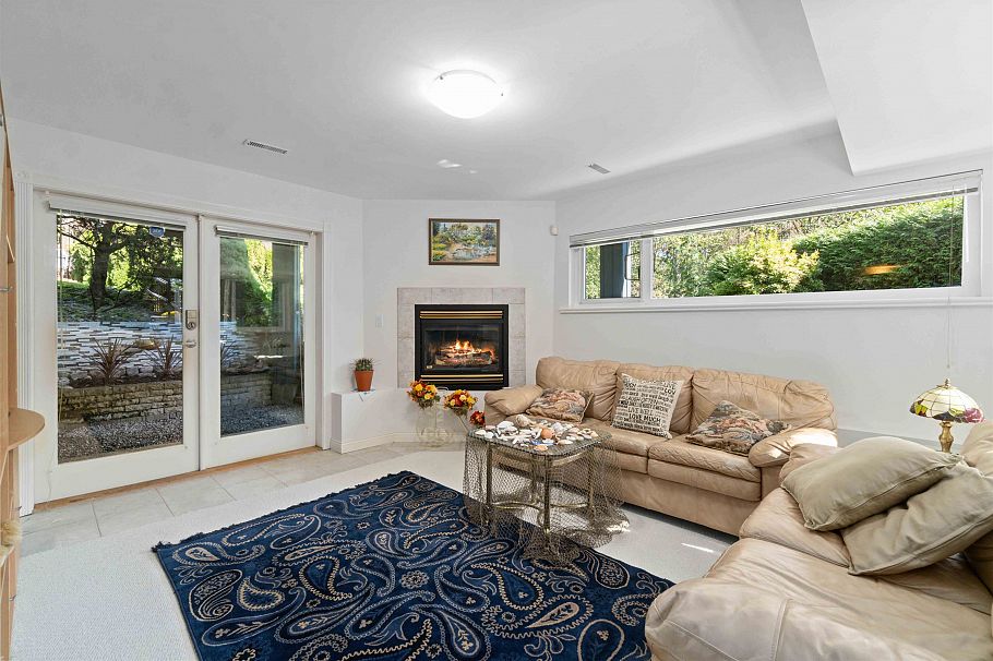 3866 Michener Way North Vancouver, BC - 33