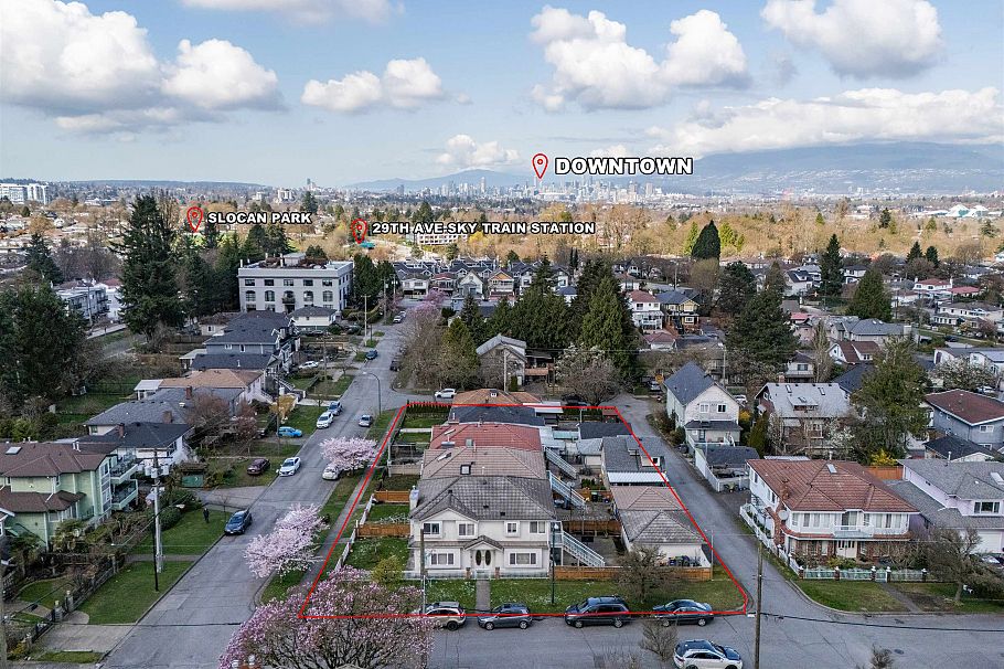 3053 Kings Avenue Vancouver, BC - 1