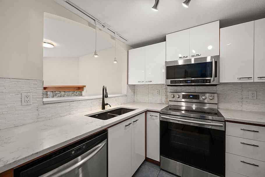 15 1005 Lynn Valley Road North Vancouver, BC - 17