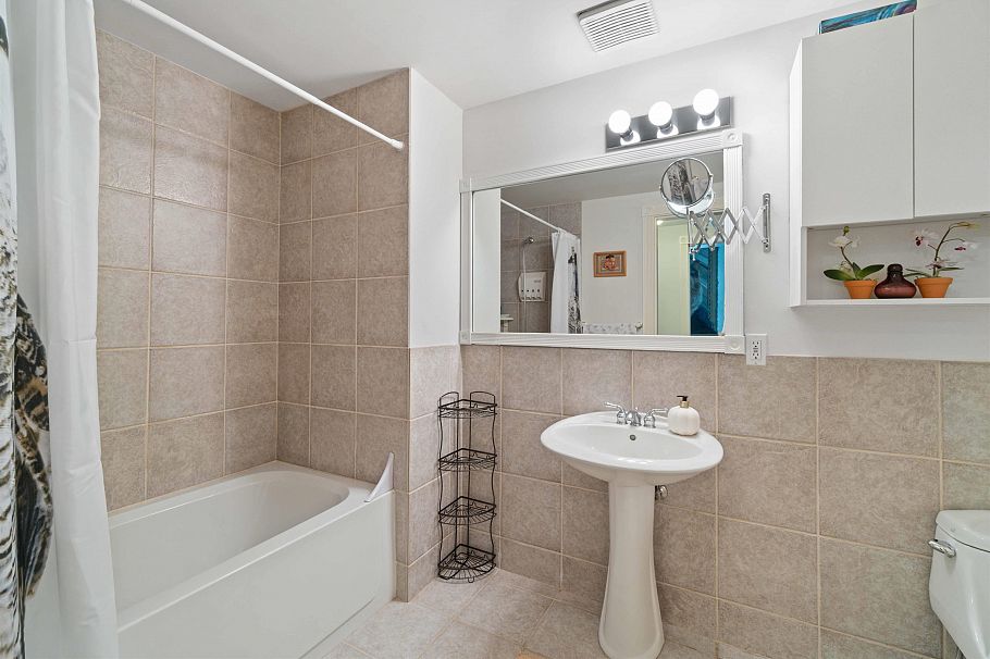 3866 Michener Way North Vancouver, BC - 35