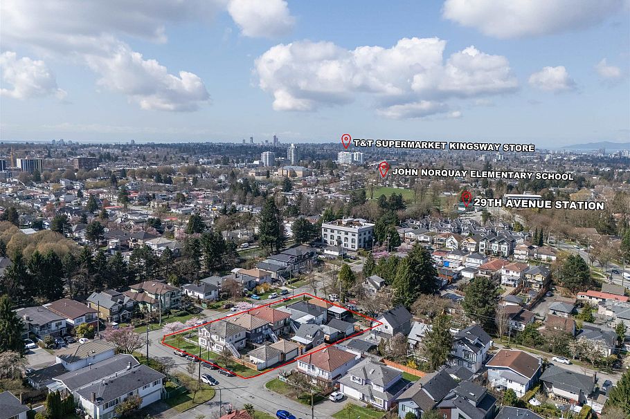 3059 Kings Avenue Vancouver, BC - 2