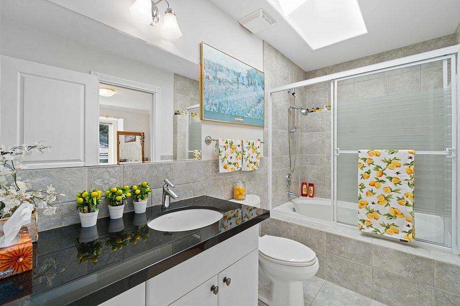 3866 Michener Way North Vancouver, BC - 32