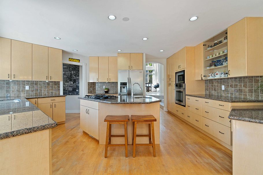 3866 Michener Way North Vancouver, BC - 16