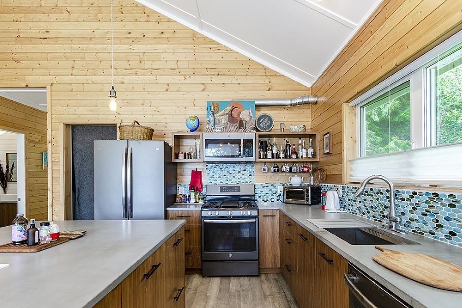 6 Brighton Beach North Vancouver, BC - 8