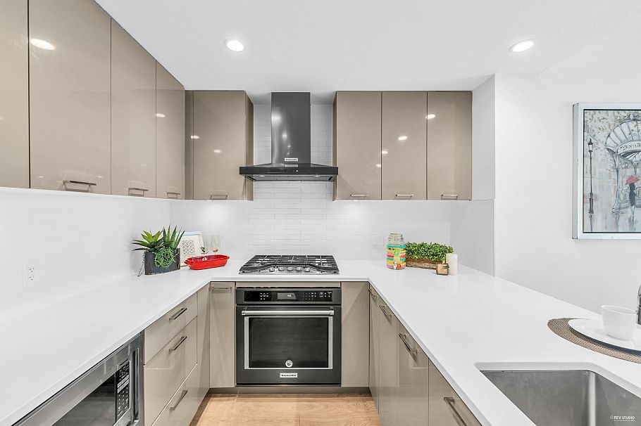 316 3581 Ross Drive Vancouver, BC - 6