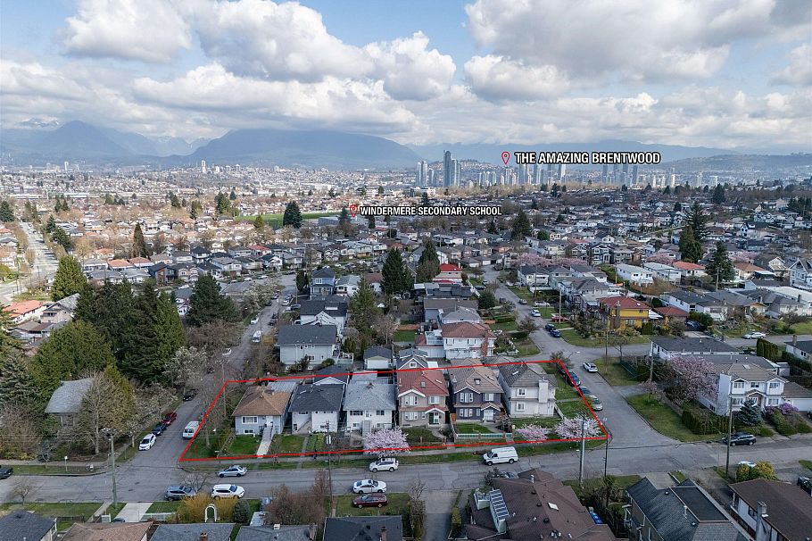 3053 Kings Avenue Vancouver, BC - 4