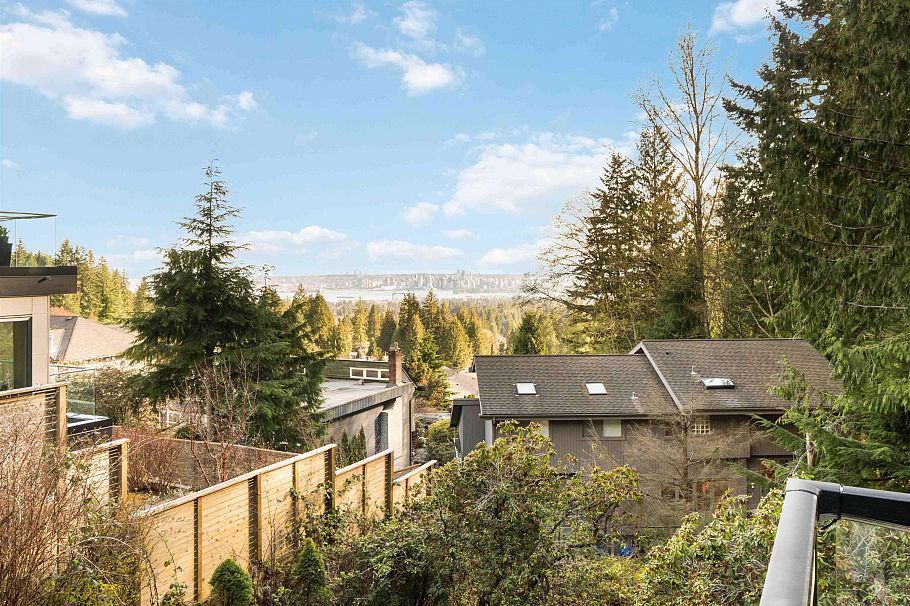 5189 Madeira Court North Vancouver, BC - 31