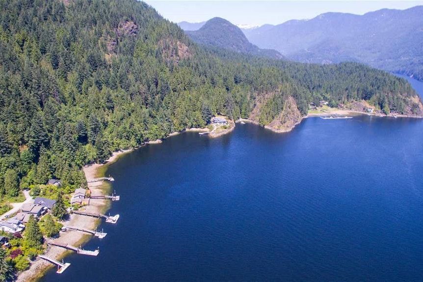 318 Sasamat Lane North Vancouver, BC - 2