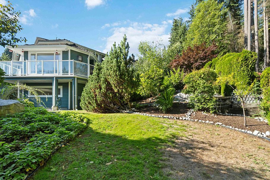 3866 Michener Way North Vancouver, BC - 40