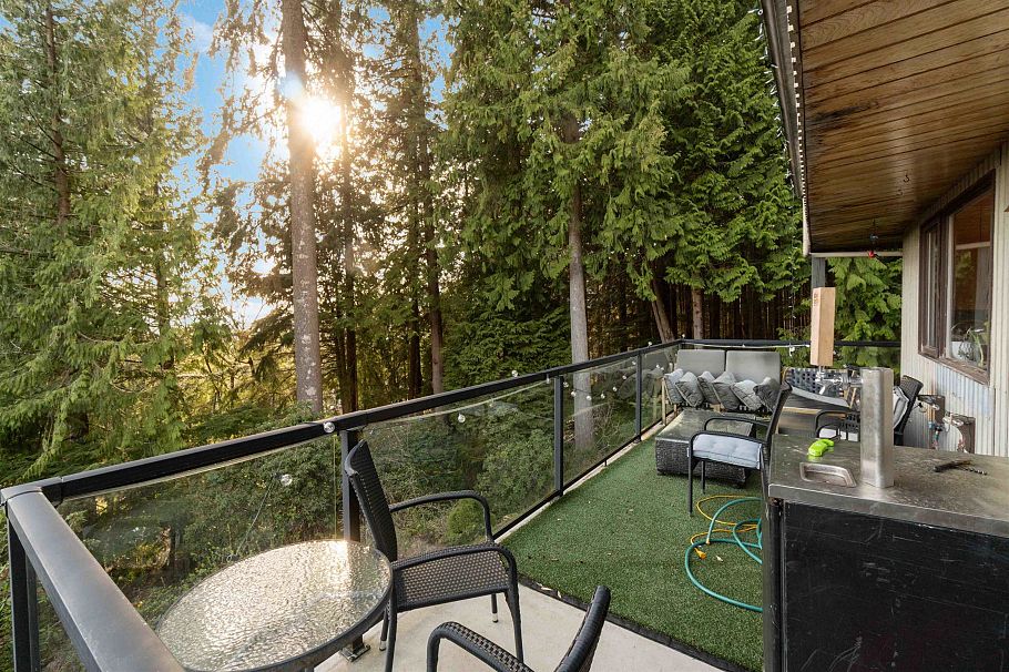 5189 Madeira Court North Vancouver, BC - 32