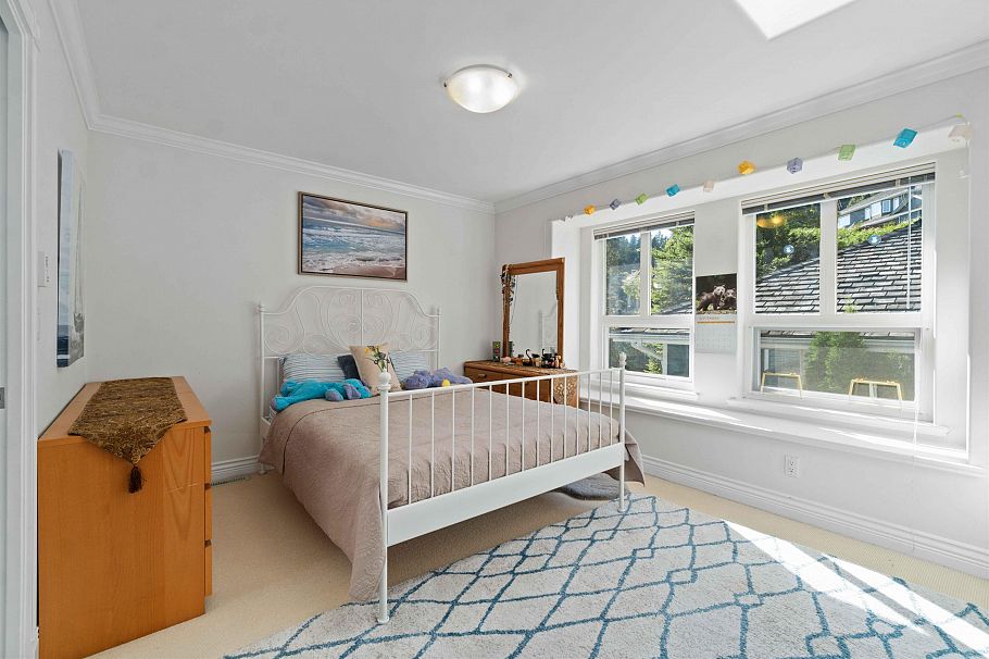 3866 Michener Way North Vancouver, BC - 30