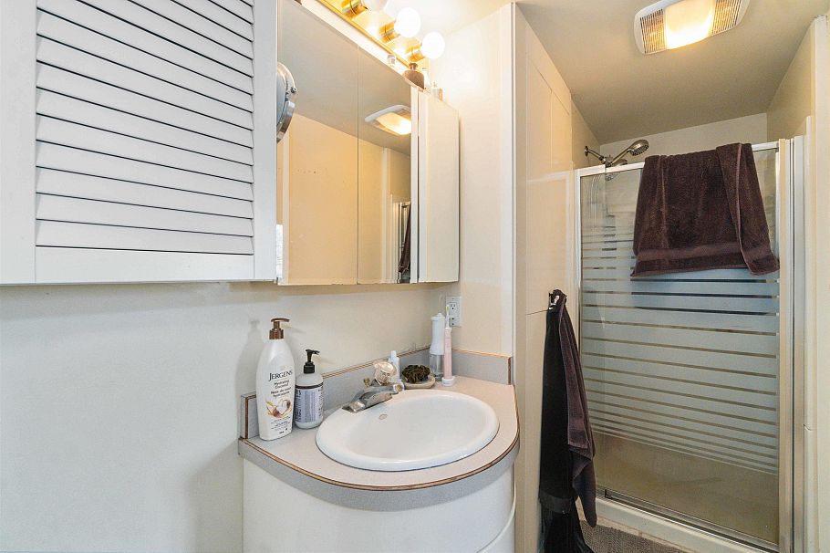 5189 Madeira Court North Vancouver, BC - 27