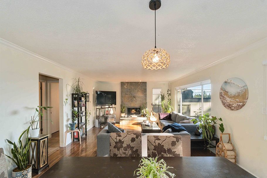 5189 Madeira Court North Vancouver, BC - 9