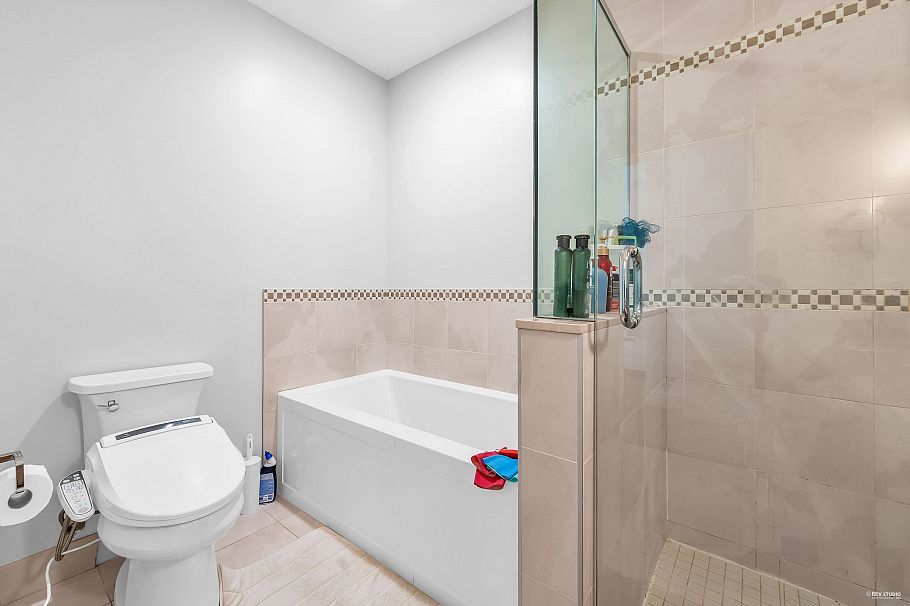 2 5879 Gray Avenue Vancouver, BC - 19