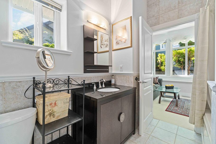 3866 Michener Way North Vancouver, BC - 21