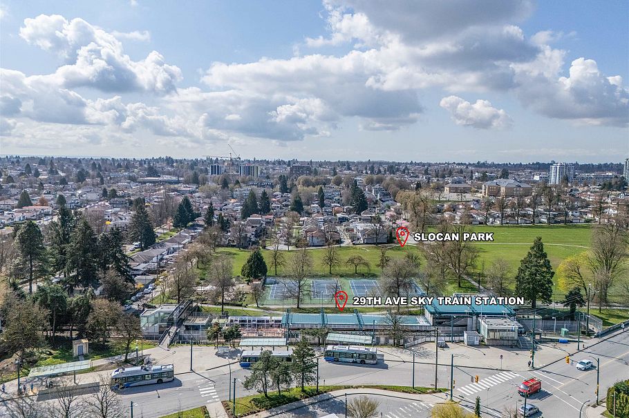 3075 Kings Avenue Vancouver, BC - 3