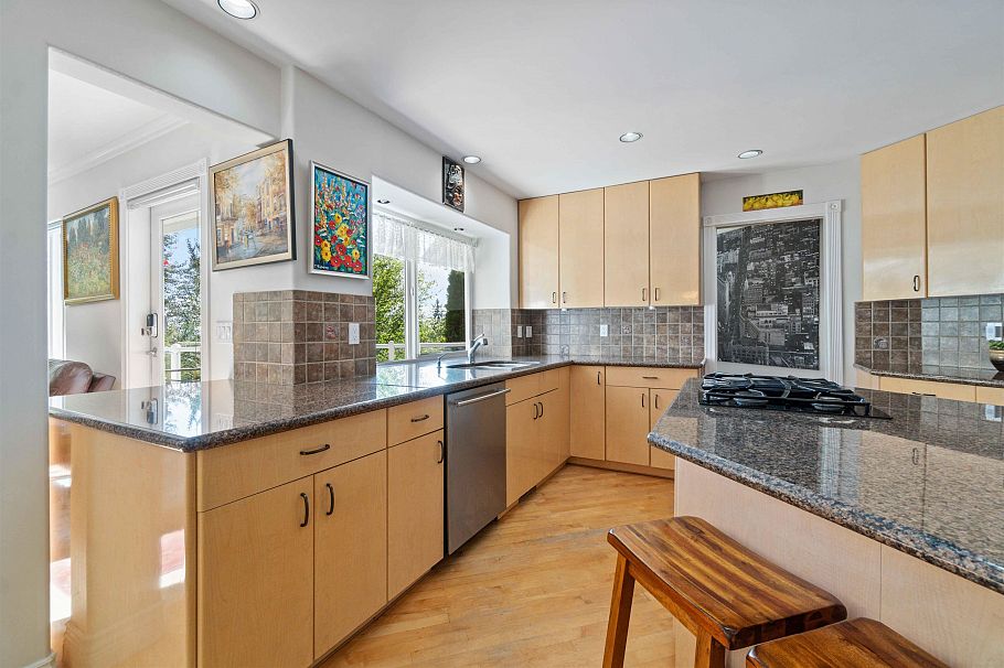 3866 Michener Way North Vancouver, BC - 19