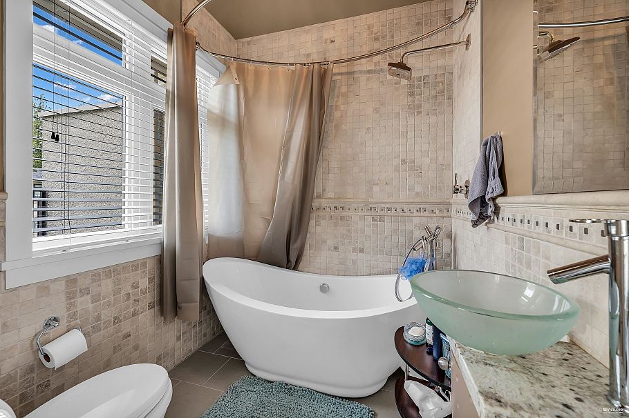 2 5879 Gray Avenue Vancouver, BC - 29