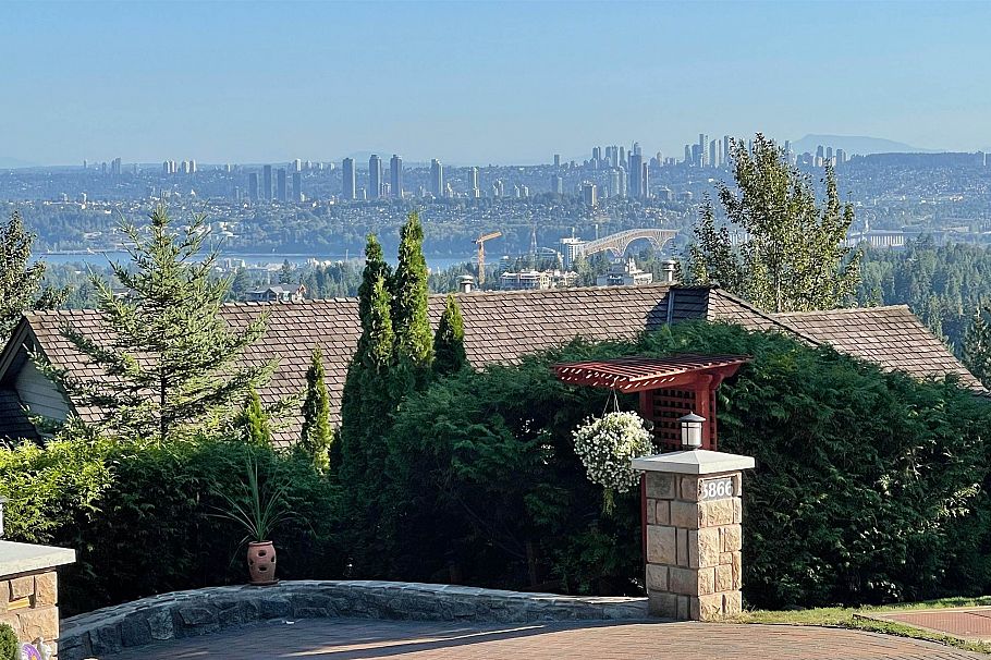 3866 Michener Way North Vancouver, BC - 1