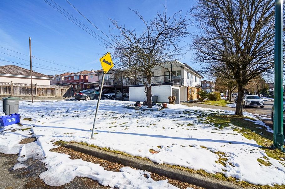 1283 E 59th Avenue Vancouver, BC - 31