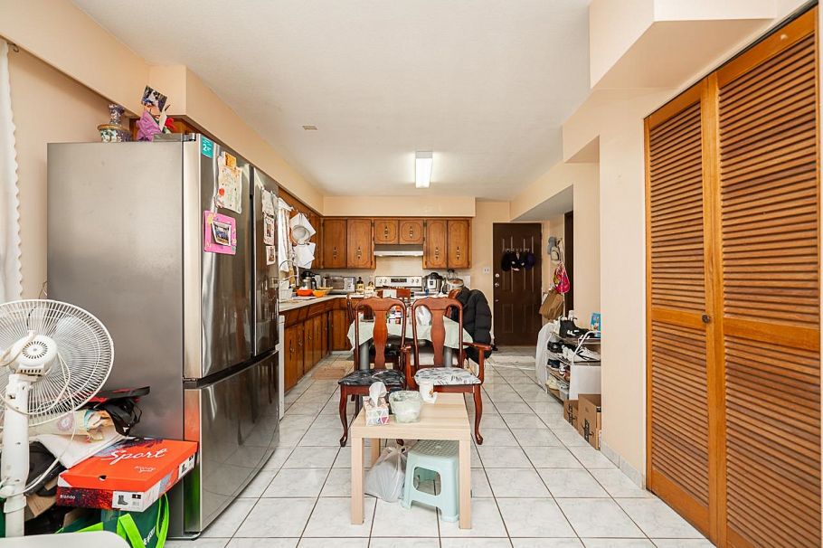 1283 E 59th Avenue Vancouver, BC - 27