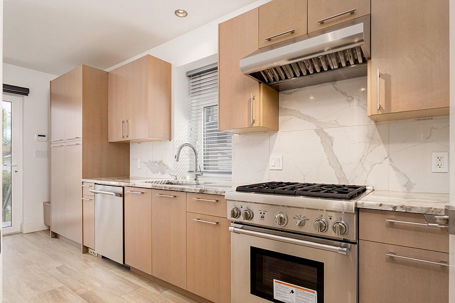 6978 Laurel Street Vancouver, BC - 13