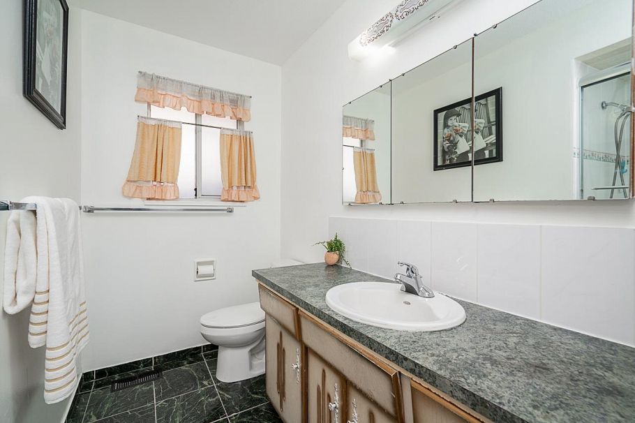 1283 E 59th Avenue Vancouver, BC - 23