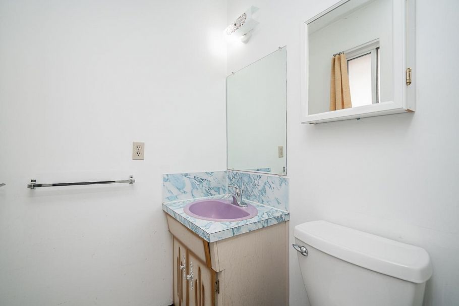 1283 E 59th Avenue Vancouver, BC - 20