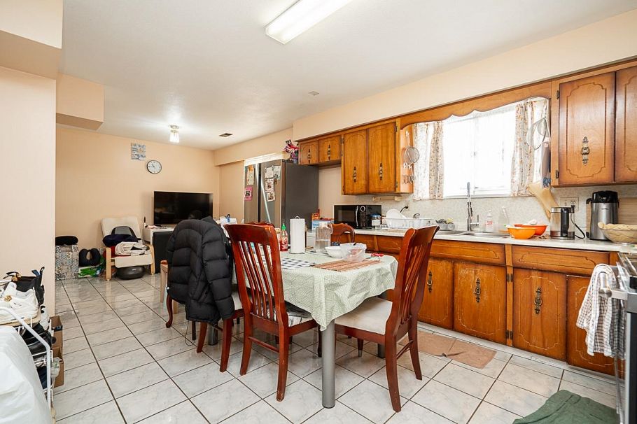 1283 E 59th Avenue Vancouver, BC - 25