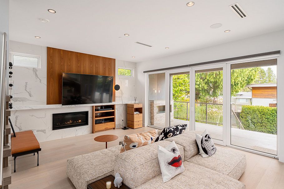 6978 Laurel Street Vancouver, BC - 7