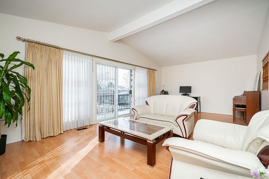 1283 E 59th Avenue Vancouver, BC - 9