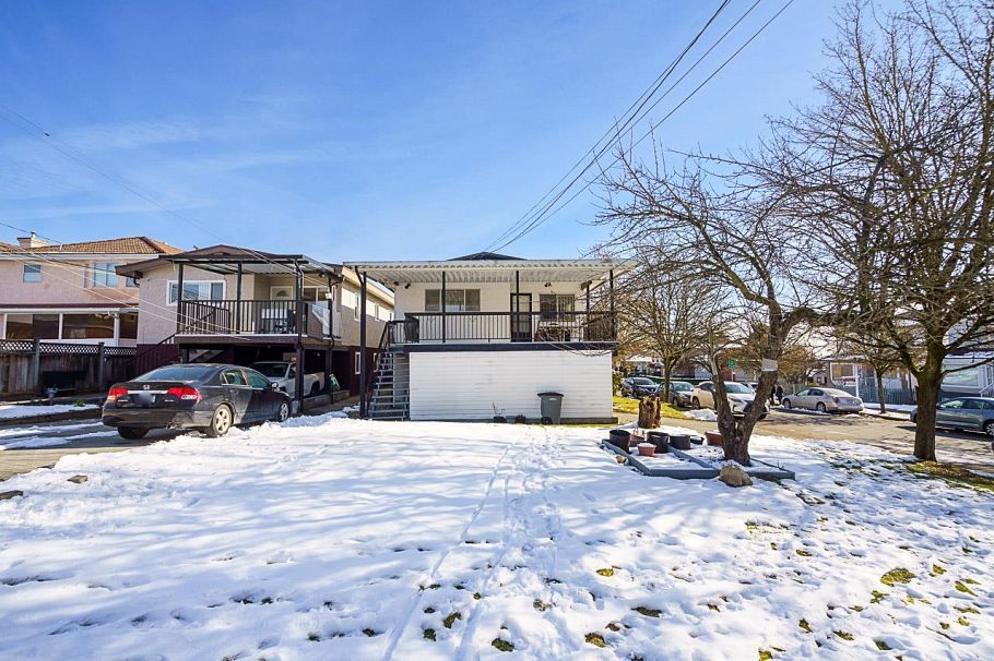 1283 E 59th Avenue Vancouver, BC - 30