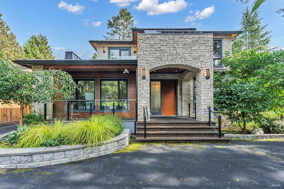 5808 Crown Street Vancouver, BC - 1