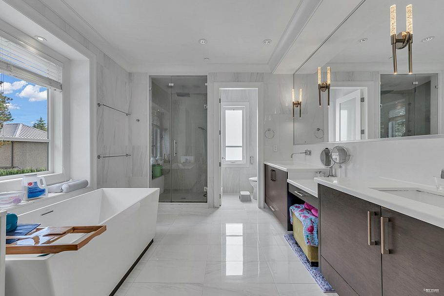 5808 Crown Street Vancouver, BC - 10