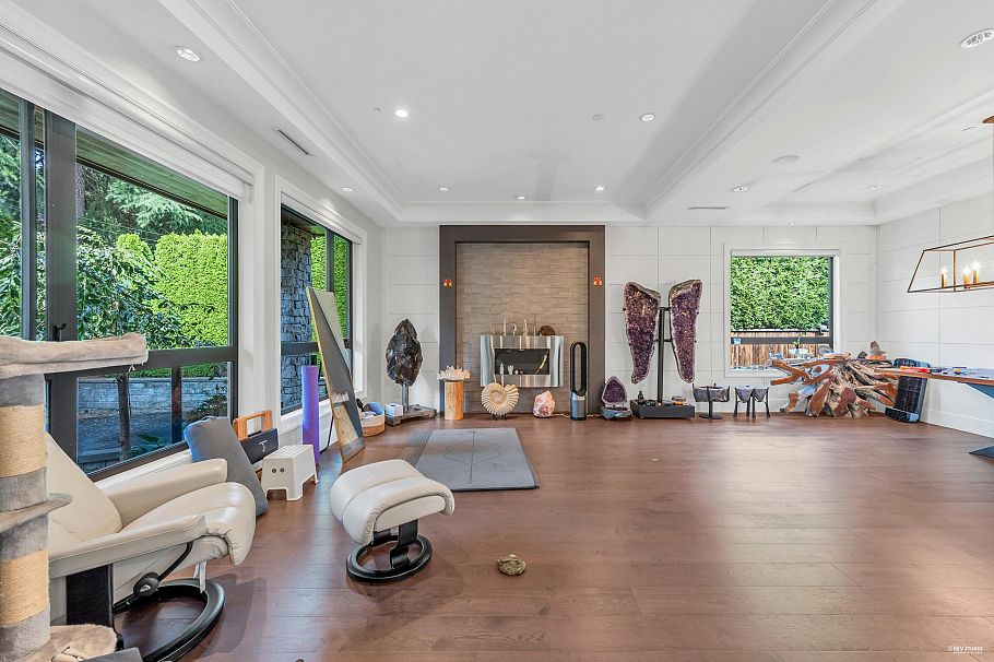 5808 Crown Street Vancouver, BC - 8