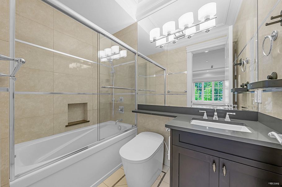 6011 Adera Street Vancouver, BC - 24