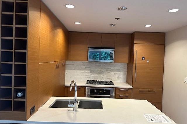 301 5868 Agronomy Road Vancouver, BC - 3