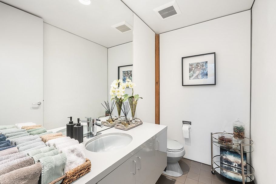 1299 W 57th Avenue Vancouver, BC - 13