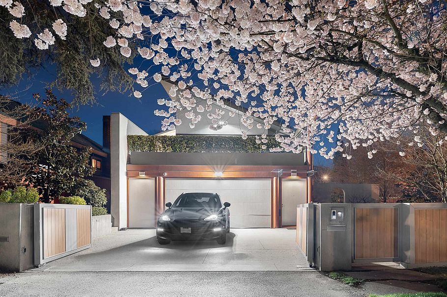 1299 W 57th Avenue Vancouver, BC - 2