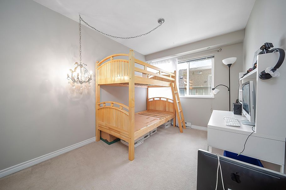 15 1015 Lynn Valley Road North Vancouver, BC - 15