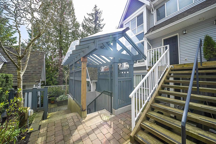 15 1015 Lynn Valley Road North Vancouver, BC - 2