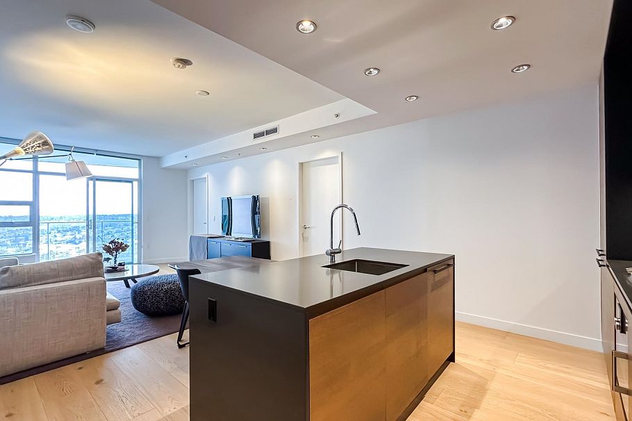 4209 1289 Hornby Street Vancouver, BC - 5