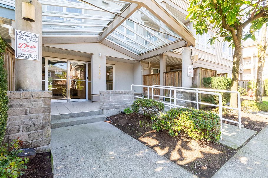 407 3480 Yardley Avenue Vancouver, BC - 3